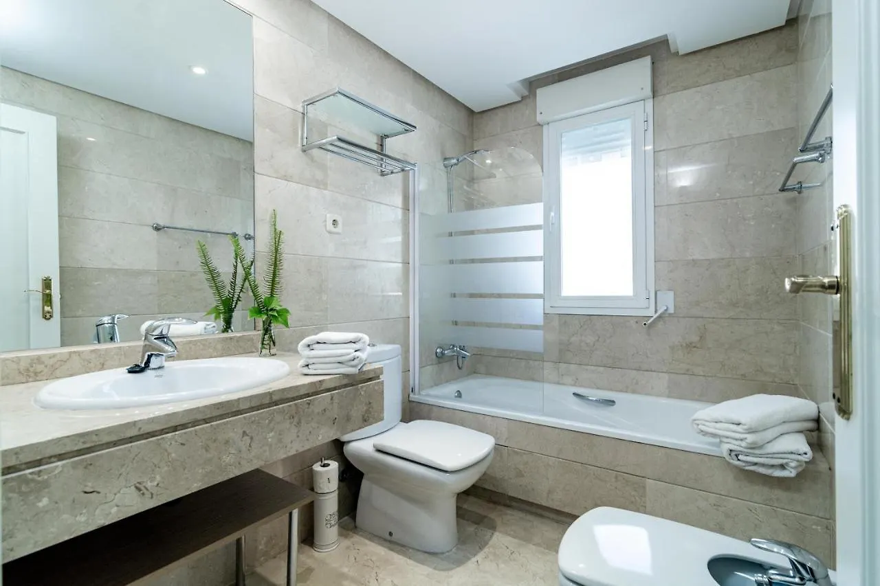Dn11-2 Bedroom Apartment Close To Puerto Banus Marbella