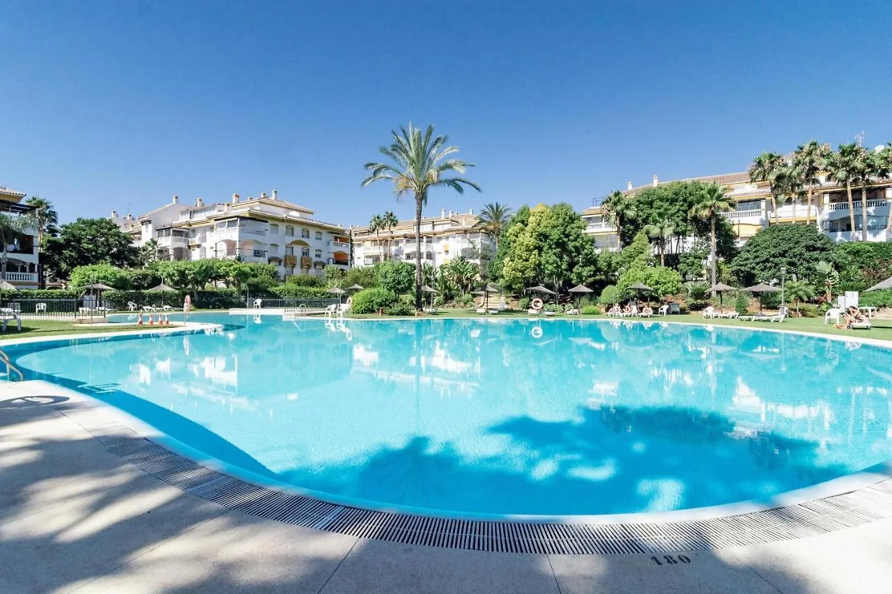 Dn11-2 Bedroom Apartment Close To Puerto Banus Marbella Spain