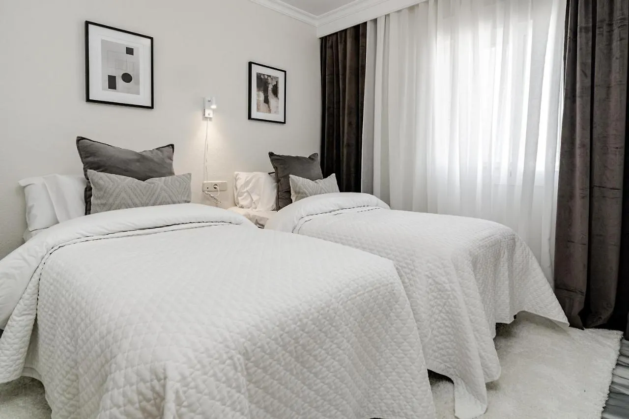 Dn11-2 Bedroom Apartment Close To Puerto Banus Marbella