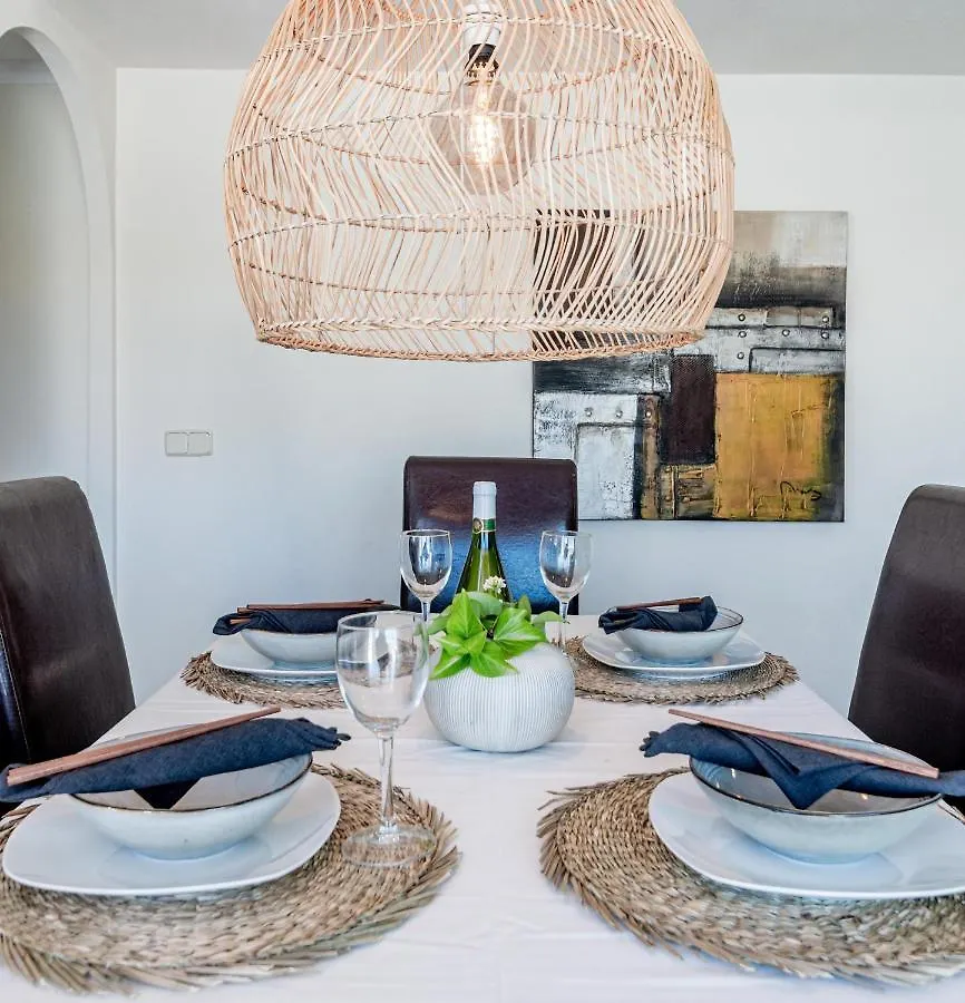 Dn11-2 Bedroom Apartment Close To Puerto Banus Marbella
