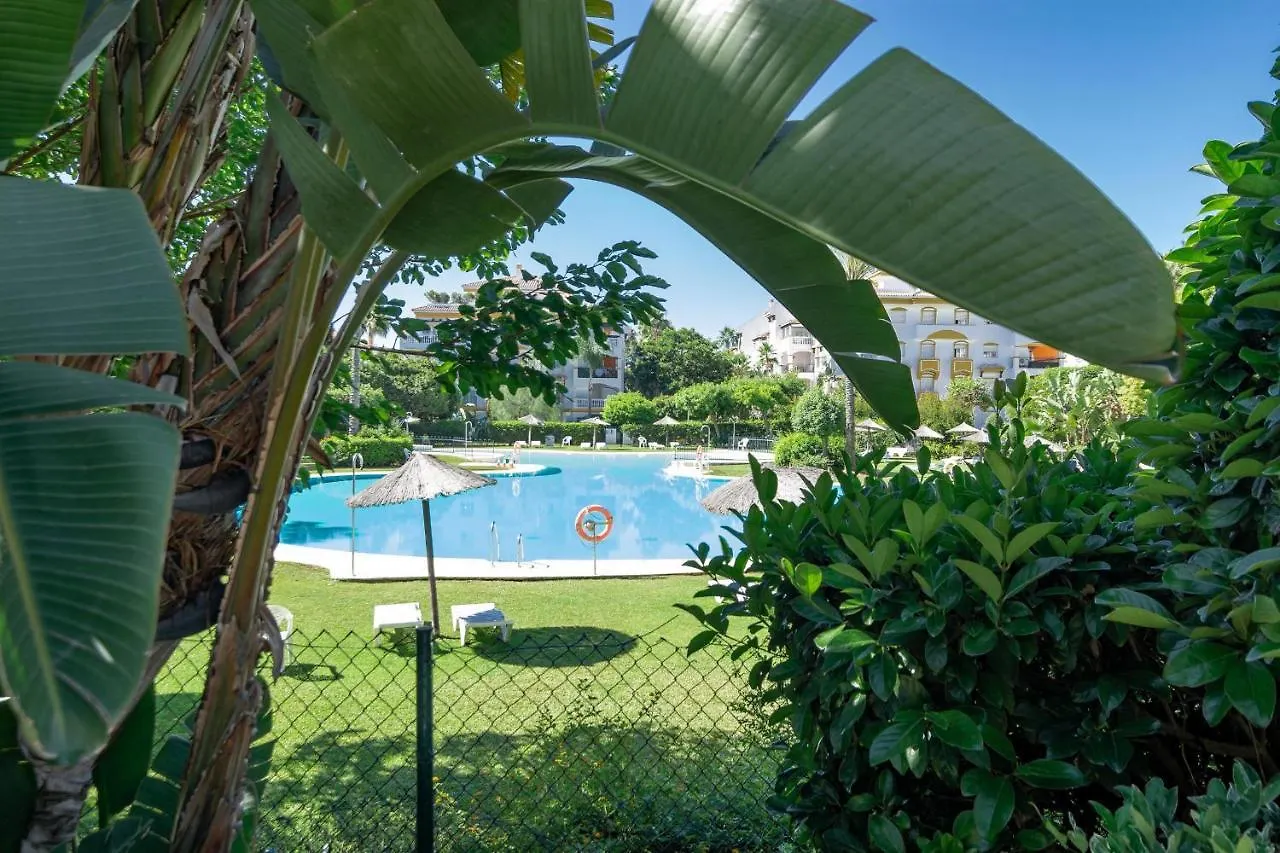 Dn11-2 Bedroom Apartment Close To Puerto Banus Marbella